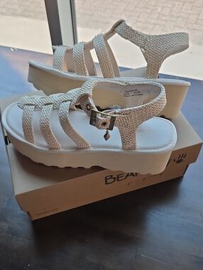 BearPaw Size 11 Women's Cream Platform Sandal NEW